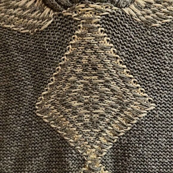 Free People gray knit hooded boho tunic w white details and cableknit trim. XS - Picture 2 of 10